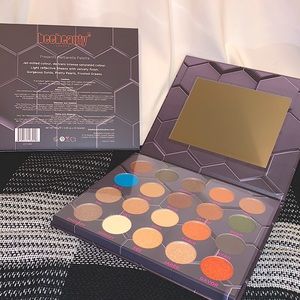 BNIB Beebeauty Barbarella Eyeshadow Palette